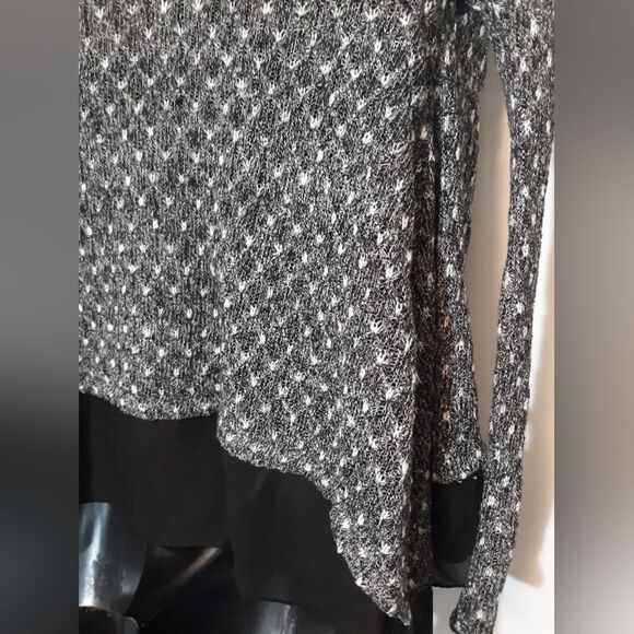 Paper Crane black/white sheer bottom knit cardigan - Picture 4 of 5